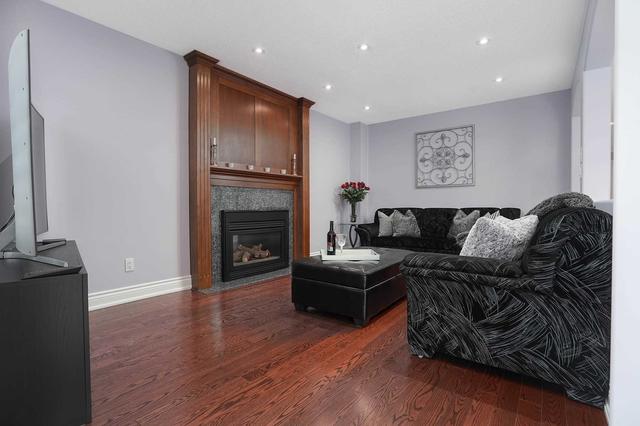 155 Adrian Cres, House detached with 4 bedrooms, 3 bathrooms and 6 parking in Markham ON | Image 9