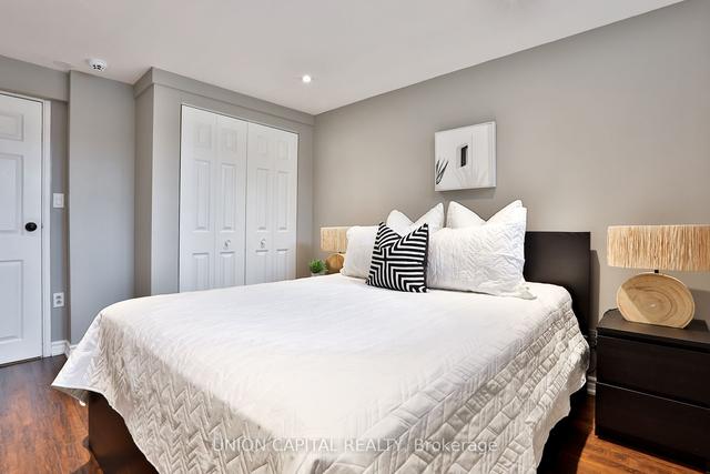 12 Firthway Crt, House detached with 3 bedrooms, 2 bathrooms and 5 parking in Toronto ON | Image 24