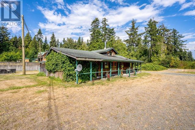 8185 Island Hwy S, House detached with 4 bedrooms, 4 bathrooms and 6 parking in Comox Valley A BC | Image 18