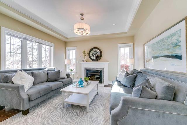 2437 Eighth Line, House detached with 5 bedrooms, 5 bathrooms and 7 parking in Oakville ON | Image 3