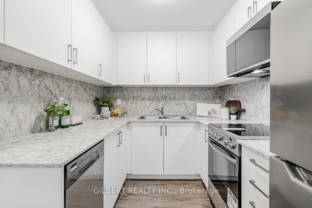 8 - 14 Marquette Ave, Townhouse with 3 bedrooms, 2 bathrooms and 1 parking in Toronto ON | Image 24