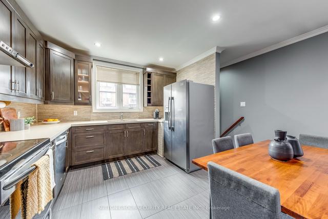 502 Westmount Ave, House detached with 2 bedrooms, 2 bathrooms and 1 parking in Toronto ON | Image 2