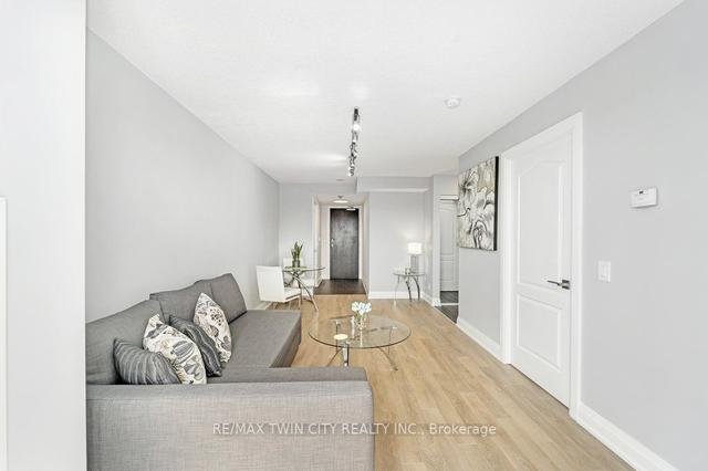701 - 1103 Leslie St, Condo with 1 bedrooms, 1 bathrooms and 1 parking in Toronto ON | Image 3
