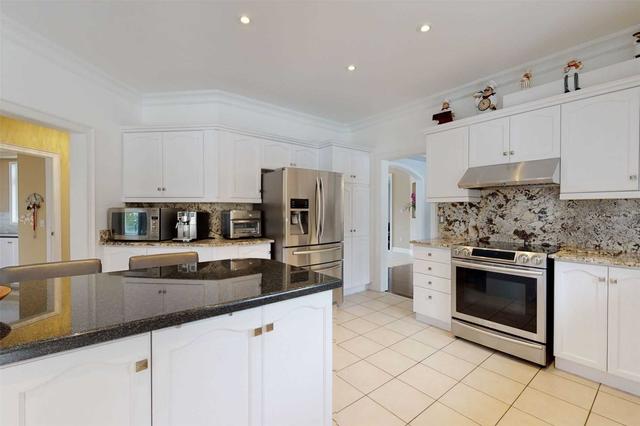 2 Pine Hills Crt, House detached with 5 bedrooms, 5 bathrooms and 28 parking in East Gwillimbury ON | Image 5