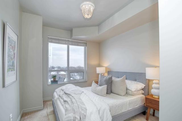 502 - 3865 Lake Shore Blvd W, Condo with 1 bedrooms, 1 bathrooms and 1 parking in Toronto ON | Image 2