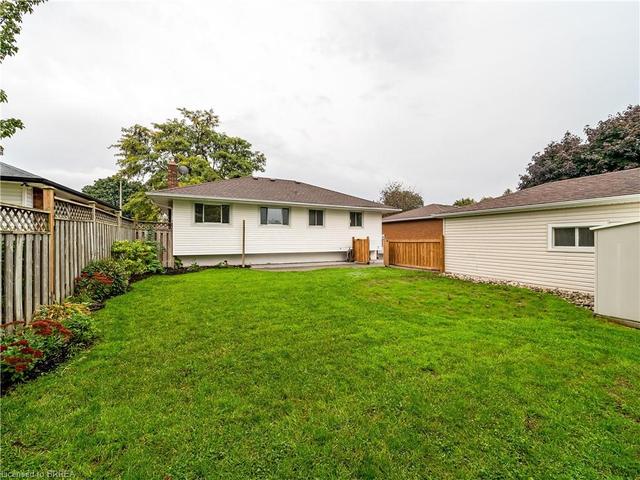 14 Pembroke Avenue, House detached with 3 bedrooms, 2 bathrooms and 4 parking in Brantford ON | Image 24