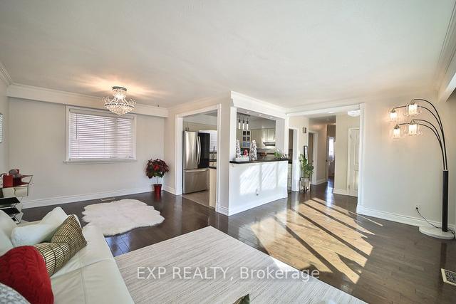 26 Brewton Rd, House detached with 3 bedrooms, 2 bathrooms and 2 parking in Toronto ON | Image 38