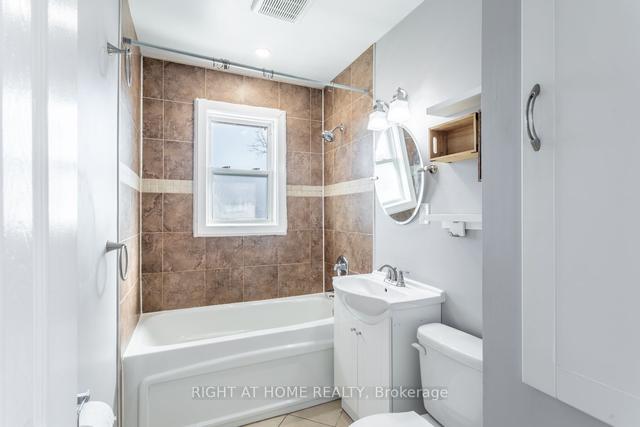 279 East 45th St, House detached with 2 bedrooms, 2 bathrooms and 3 parking in Hamilton ON | Image 11