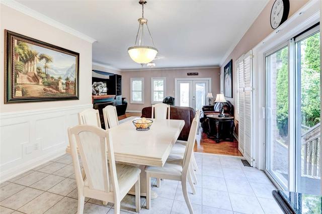 24 Queensborough Crt, House detached with 3 bedrooms, 3 bathrooms and 6 parking in Richmond Hill ON | Image 6