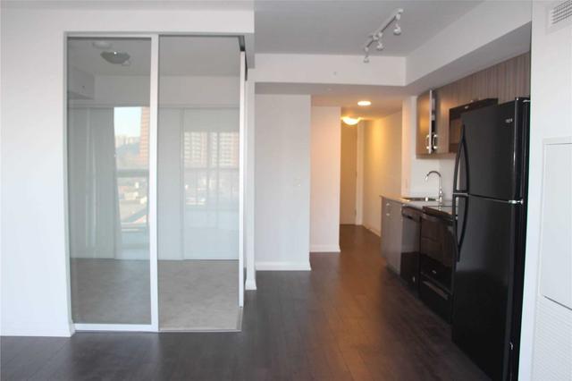 516 - 30 Meadowglen Pl, Condo with 1 bedrooms, 1 bathrooms and 0 parking in Toronto ON | Image 5
