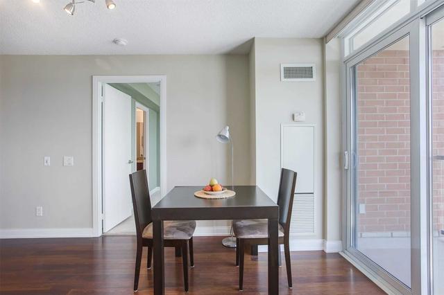 1854 - 25 Viking Lane, Condo with 2 bedrooms, 2 bathrooms and 1 parking in Toronto ON | Image 4