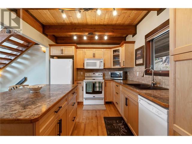 6 - 6432 Sunnybrae Canoe Point Road, House detached with 3 bedrooms, 2 bathrooms and 5 parking in Columbia Shuswap C BC | Image 29