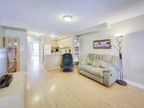 01 - 27 Massey St, Townhouse with 3 bedrooms, 2 bathrooms and 1 parking in Toronto ON | Image 2