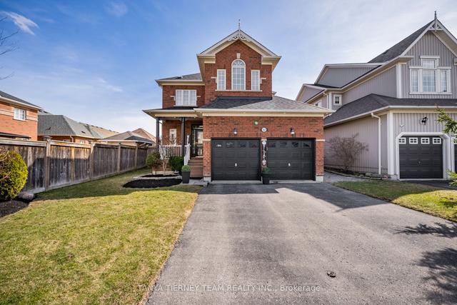 62 Helston Cres, House detached with 3 bedrooms, 3 bathrooms and 6 parking in Whitby ON | Image 1