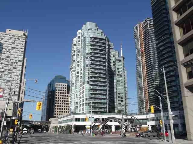 901 - 10 Queens Quay W, Condo with 1 bedrooms, 2 bathrooms and null parking in Toronto ON | Image 1