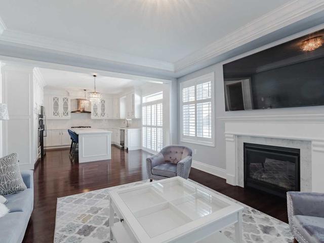 1469 Leger Way, House detached with 4 bedrooms, 6 bathrooms and 6 parking in Milton ON | Image 4