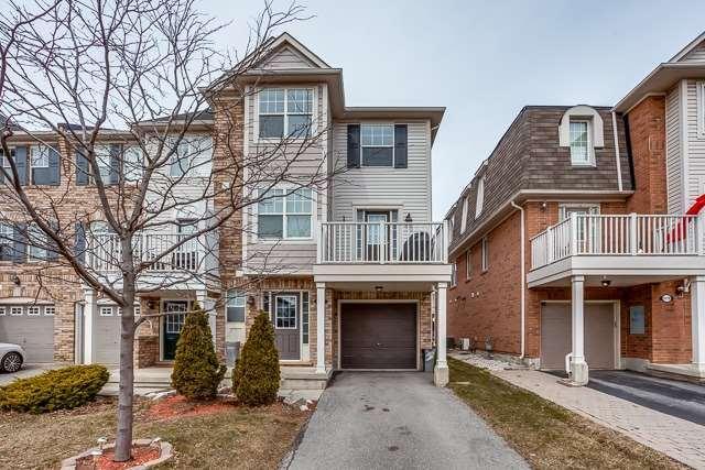 3183 Stornoway Circ, House attached with 3 bedrooms, 2 bathrooms and 1 parking in Oakville ON | Image 1