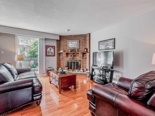 80 Sparklett Cres, House semidetached with 3 bedrooms, 2 bathrooms and 3 parking in Brampton ON | Image 5