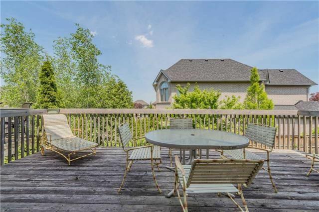 2111 Pinevalley Cres, House attached with 3 bedrooms, 4 bathrooms and 2 parking in Oakville ON | Image 3