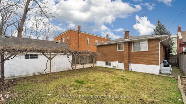 293 Wentworth St, House detached with 3 bedrooms, 2 bathrooms and 5 parking in Hamilton ON | Image 28