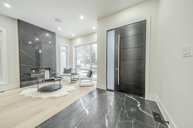 116 Donside Dr, House detached with 4 bedrooms, 7 bathrooms and 3 parking in Toronto ON | Image 23