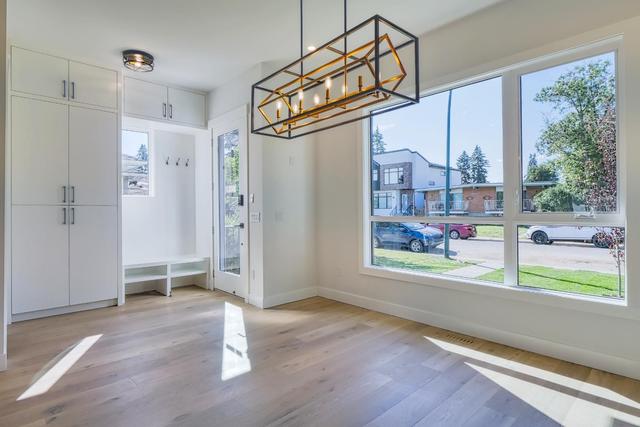 702 37 Street Sw, House detached with 4 bedrooms, 3 bathrooms and 2 parking in Calgary AB | Image 24