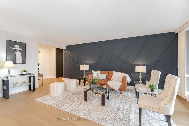 401 - 716 The West Mall, Condo with 2 bedrooms, 2 bathrooms and 1 parking in Toronto ON | Image 1