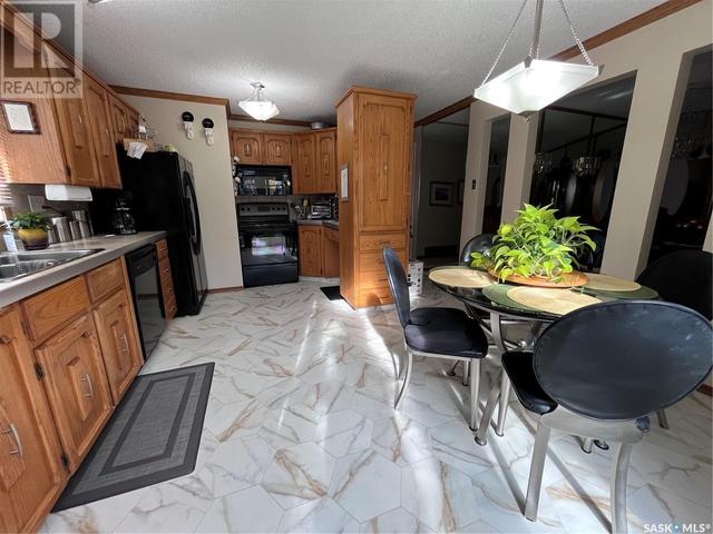 227 Lockwood Road, House detached with 4 bedrooms, 2 bathrooms and null parking in Regina SK | Image 16