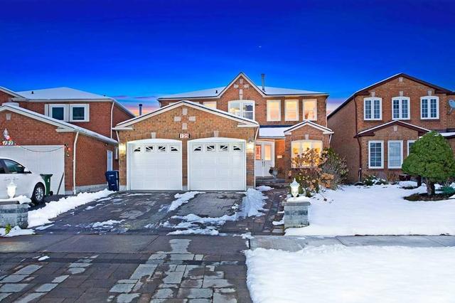 125 Gennela Sq, House detached with 4 bedrooms, 4 bathrooms and 5 parking in Toronto ON | Image 1