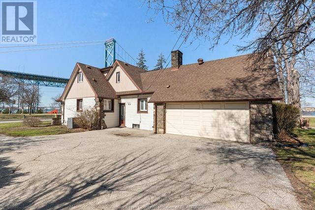 2675 Riverside Drive, House detached with 2 bedrooms, 2 bathrooms and null parking in Windsor ON | Image 24