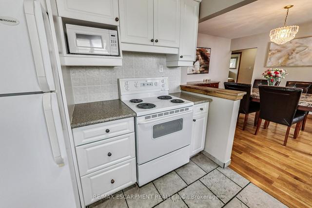 202 West 18th St, House detached with 2 bedrooms, 1 bathrooms and 4 parking in Hamilton ON | Image 5