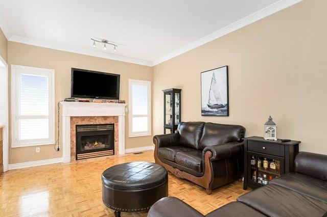 81 Shawbridge Blvd, House detached with 3 bedrooms, 3 bathrooms and 5 parking in Vaughan ON | Image 2