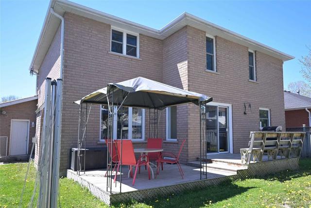 17 Neelands St, House detached with 4 bedrooms, 4 bathrooms and 6 parking in Barrie ON | Image 15