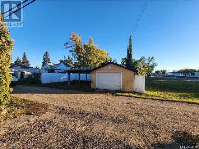 214 4th Avenue E, House detached with 3 bedrooms, 2 bathrooms and null parking in Melville SK | Image 24
