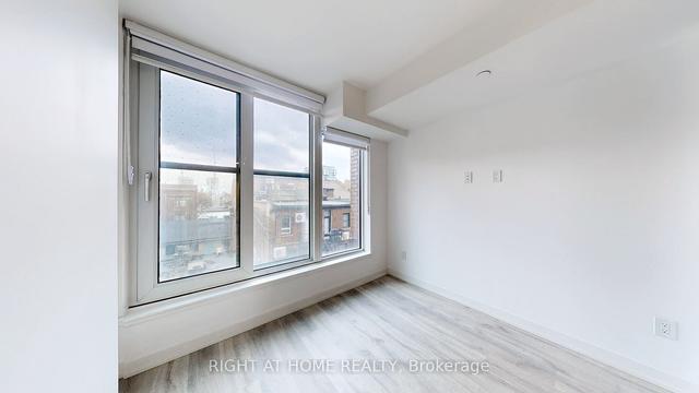 410 - 2 Augusta Ave, Condo with 1 bedrooms, 2 bathrooms and 0 parking in Toronto ON | Image 3