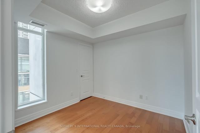 703 - 8 Scollard St, Condo with 2 bedrooms, 2 bathrooms and 1 parking in Toronto ON | Image 5
