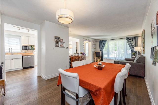 2446 Martin Crt, House semidetached with 3 bedrooms, 2 bathrooms and 2 parking in Burlington ON | Image 2