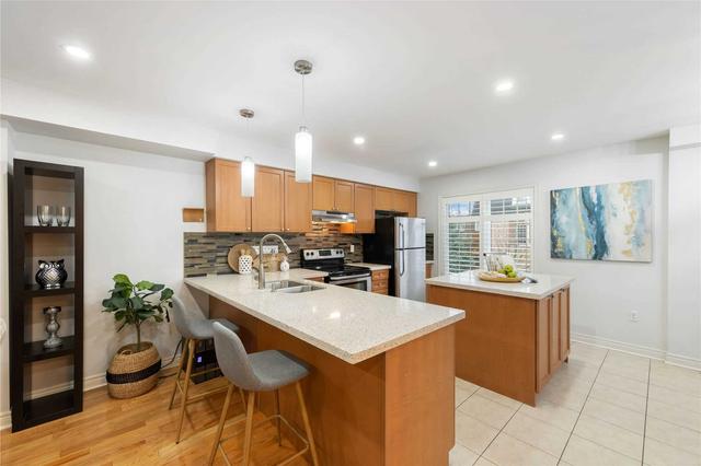 40 Jeremiah Lane, House attached with 3 bedrooms, 4 bathrooms and 2 parking in Toronto ON | Image 6