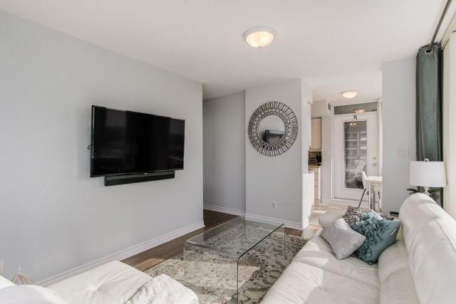1001 - 3 Rean Dr, Condo with 2 bedrooms, 2 bathrooms and 1 parking in Toronto ON | Image 6