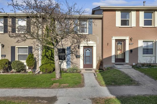 h - 56 Montcalm Dr, Townhouse with 3 bedrooms, 2 bathrooms and 1 parking in Kitchener ON | Image 1