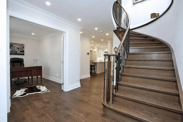 431 Kerrybrook Dr, House detached with 4 bedrooms, 5 bathrooms and 4 parking in Richmond Hill ON | Image 2
