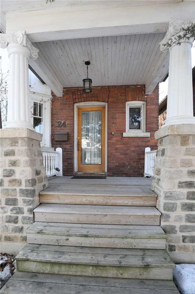 24 Falcon St, House semidetached with 5 bedrooms, 3 bathrooms and 5 parking in Toronto ON | Image 1