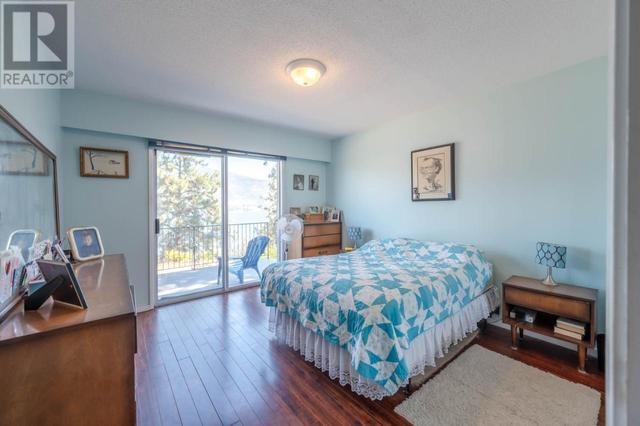 694 Pineview Drive, House detached with 3 bedrooms, 1 bathrooms and 6 parking in Okanagan Similkameen I BC | Image 12