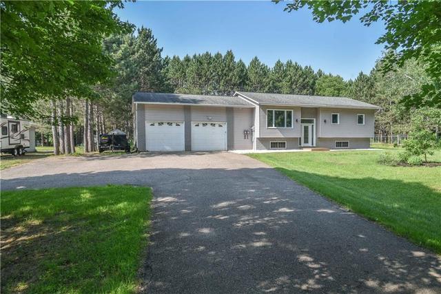 70 Sylvan Drive, House detached with 3 bedrooms, 2 bathrooms and 3 parking in Petawawa ON | Card Image