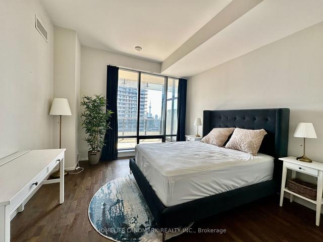 4501 - 5 St Joseph St, Condo with 2 bedrooms, 3 bathrooms and 1 parking in Toronto ON | Image 2