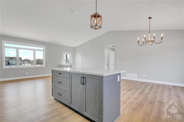 10545 Wylie Way, House detached with 3 bedrooms, 2 bathrooms and 8 parking in North Dundas ON | Image 12