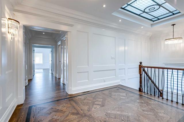 18 Daniel Cozens Crt, House detached with 5 bedrooms, 6 bathrooms and 6 parking in Toronto ON | Image 14