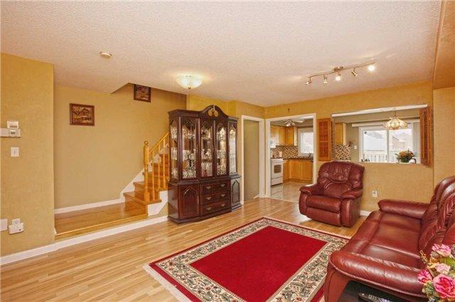 148 Tiller Tr, House semidetached with 3 bedrooms, 2 bathrooms and 2 parking in Brampton ON | Image 3