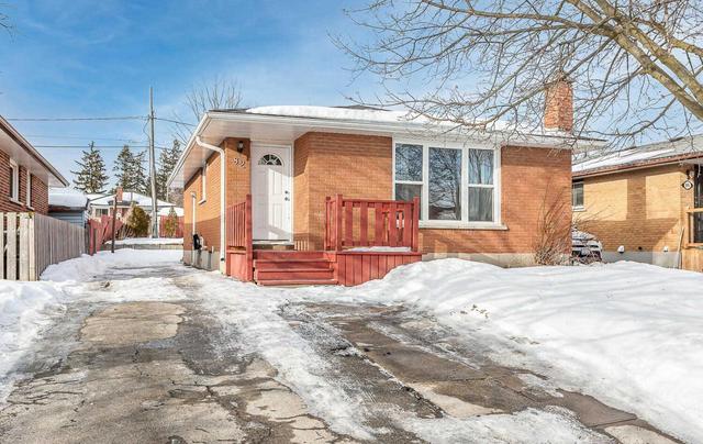 82 Linnwood Ave, House detached with 3 bedrooms, 2 bathrooms and 5 parking in Cambridge ON | Image 1