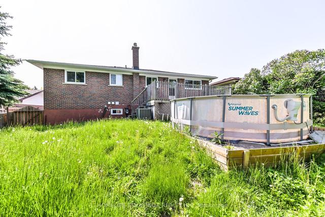 68 Terra Cotta Cres, House detached with 3 bedrooms, 2 bathrooms and 5 parking in Brampton ON | Image 25